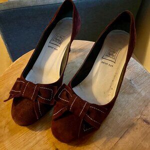 Cynthia Rowley Vtg Chocolate Brown Suede Heels Bows Pumps Geist NYC Size 6.5